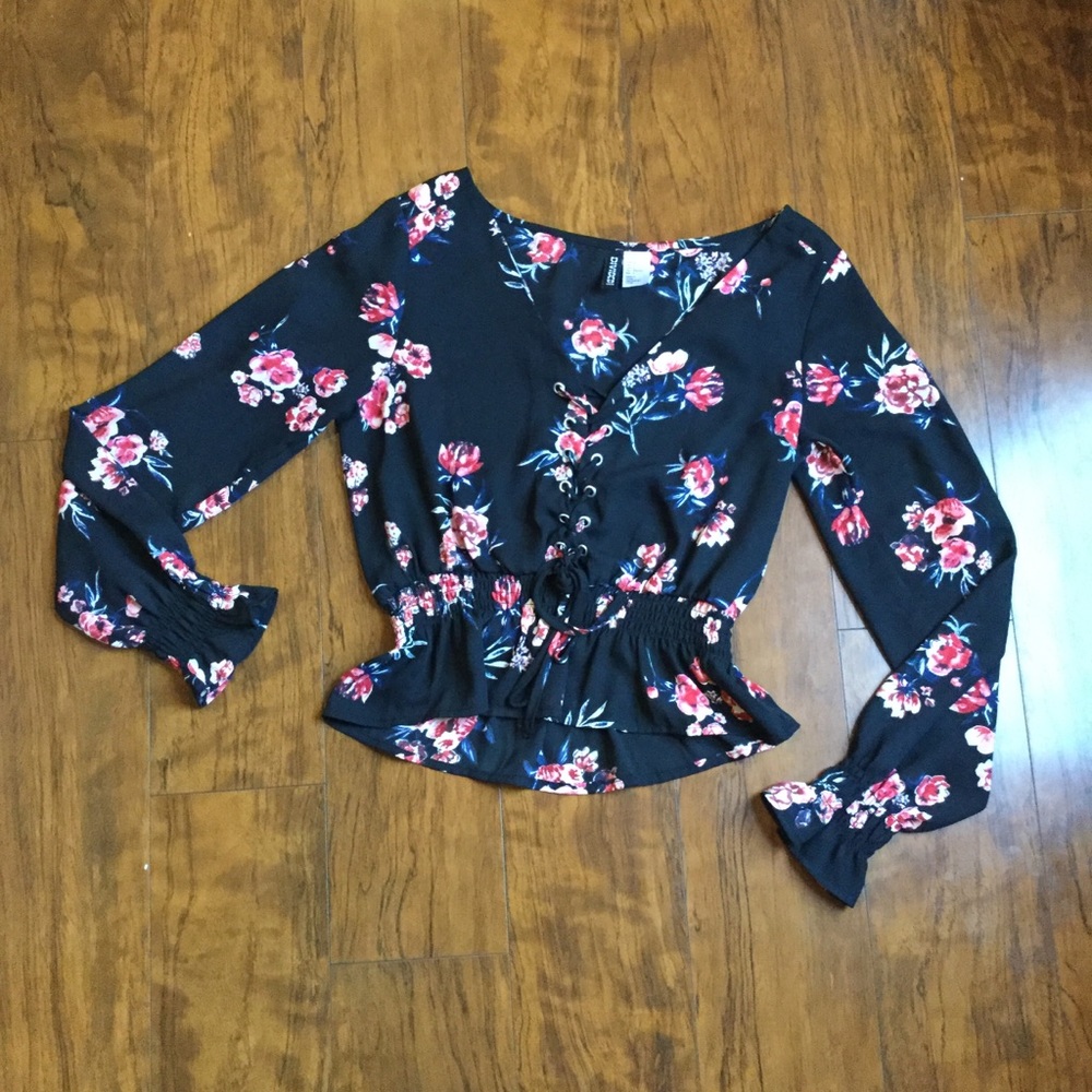 H&M- Beautiful Floral Lace up Top. Size 2